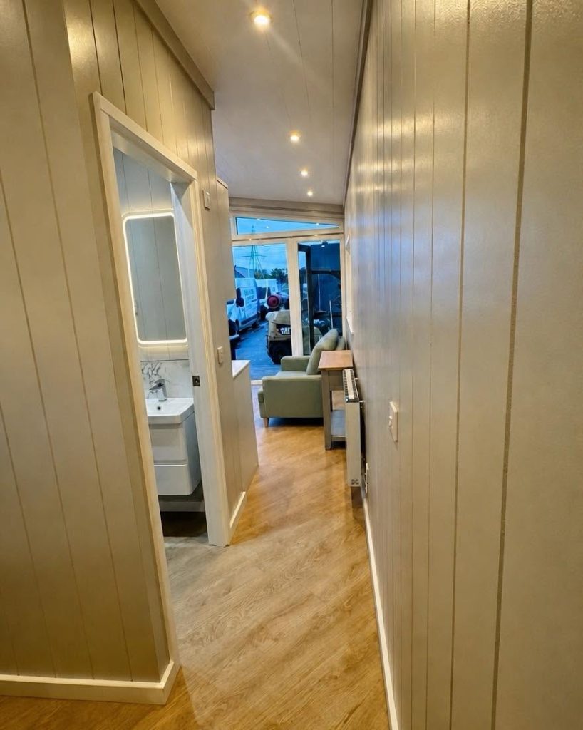 The Incline Pod - open-plan living, double doors, six double-glazed windows, two to six guests