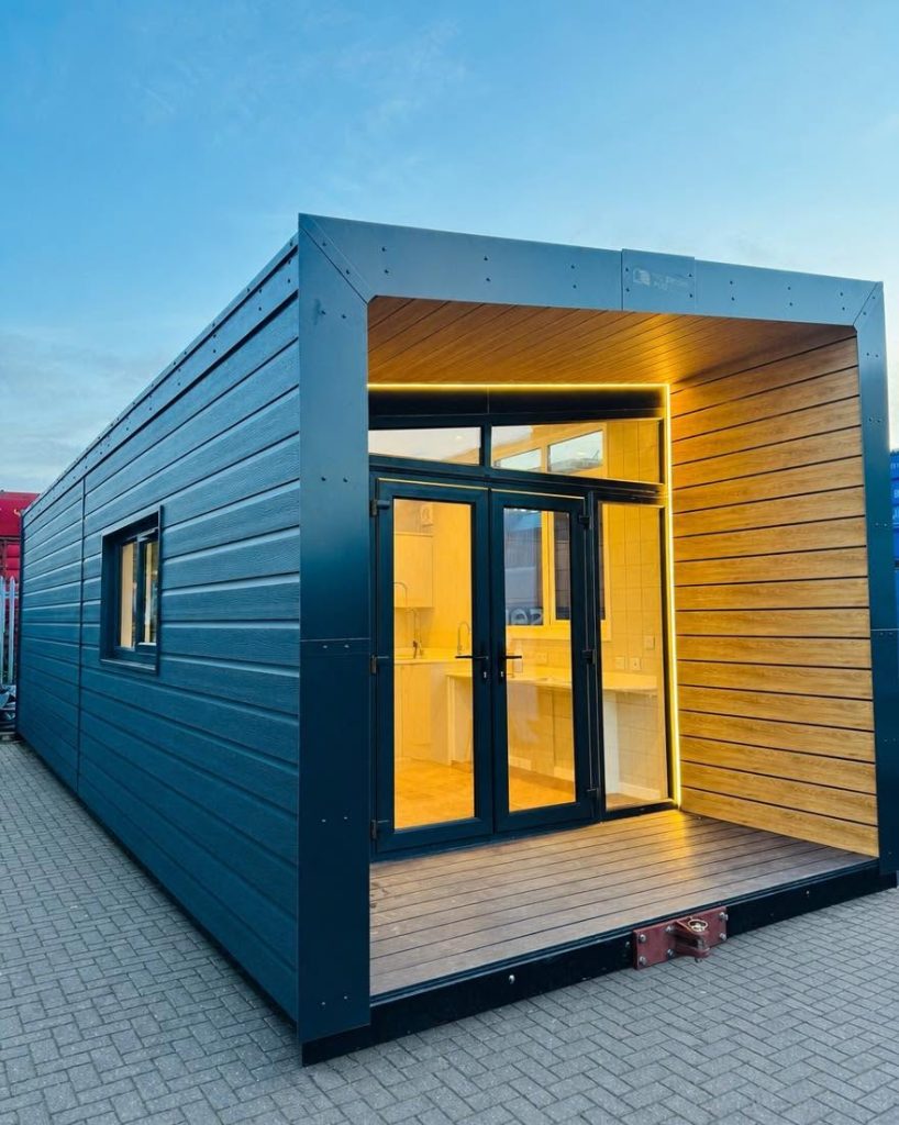 The Incline Pod - open-plan living, double doors, six double-glazed windows, two to six guests